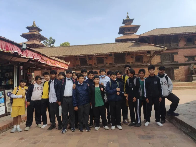 Learning-by-doing-grade-VII-on-trip-to-Patan (9)